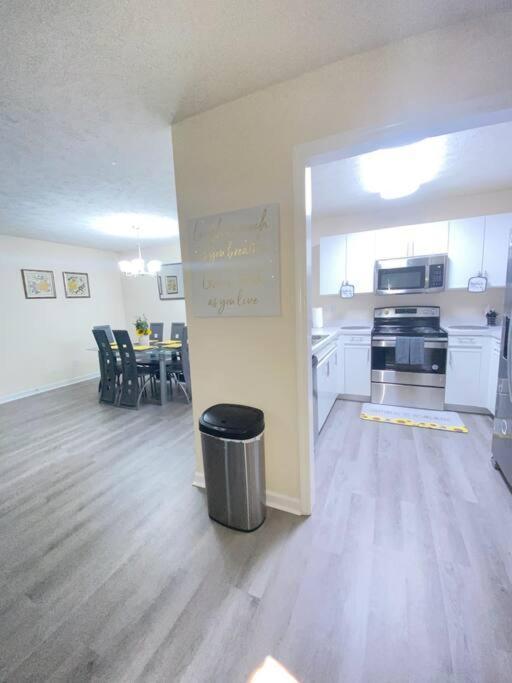 Apartment A Touch Of Sunshine Ideal For Long Term Fayetteville