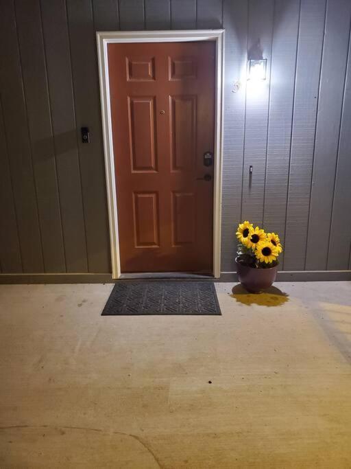 A Touch Of Sunshine Ideal For Long Term Apartment Fayetteville
